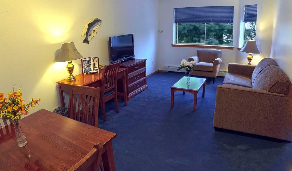 Spacious Queen Suite with Separate Bedroom — Frontier Suites Hotel